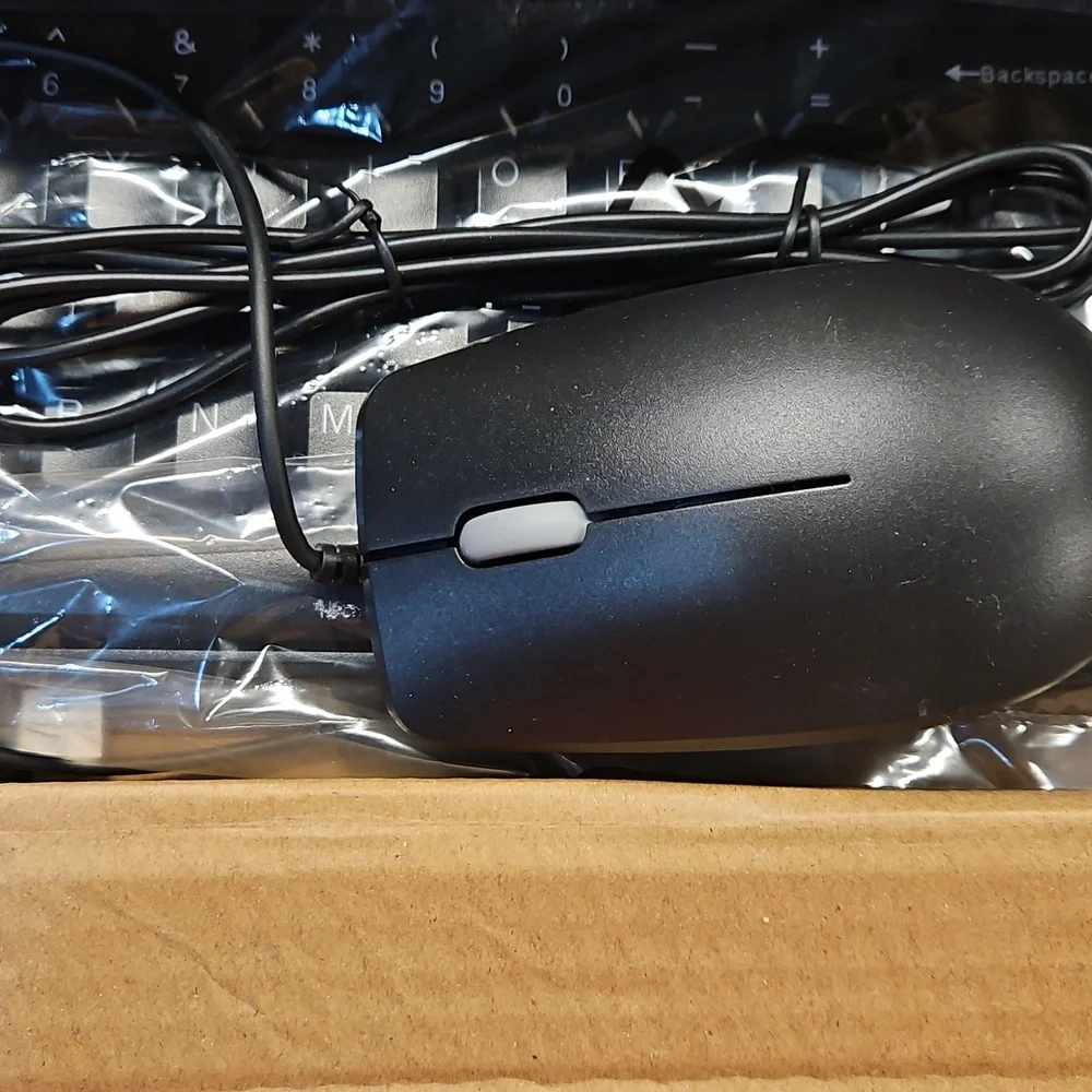 NWT Microsoft Black Ergonomic Keyboard‎ And Mouse